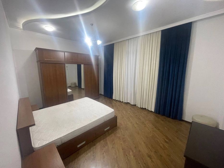 Сдаётся участок 8 соток 7 комнат , ор- посольство Индии ( н92 )