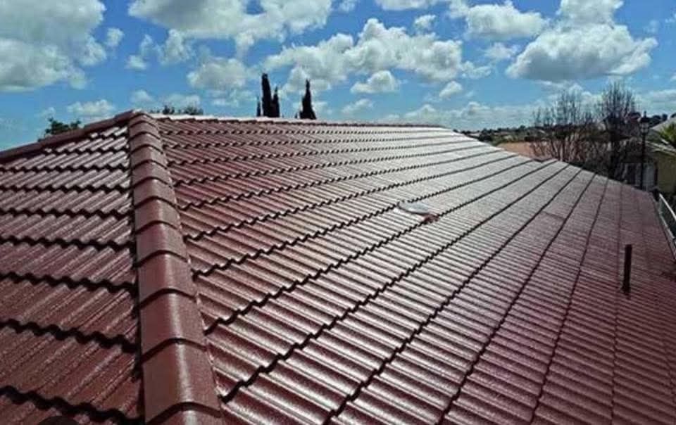 Executăm acoperișul și reparații de urgență