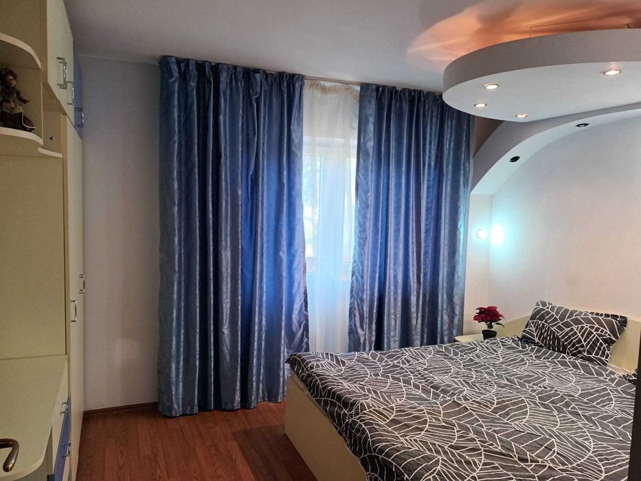 Inchiriem apartament 2 camere Brazda-Paltinis K-uri,mobilat,Centrala,AC,etaj.1 liber
