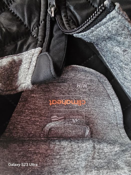 Продавам жилетка адидас