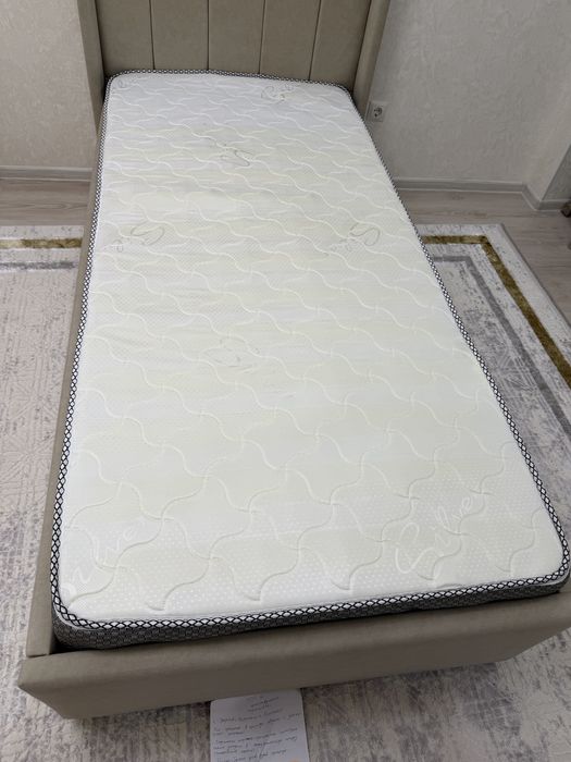 Матрас 90*200 в отличном состоянии