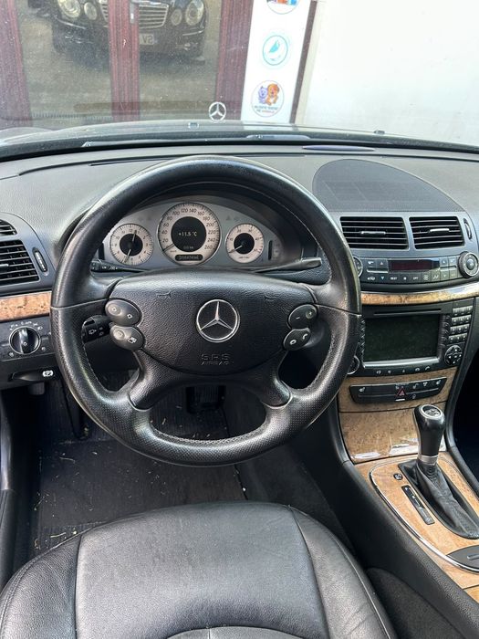 Mercedes benz w211