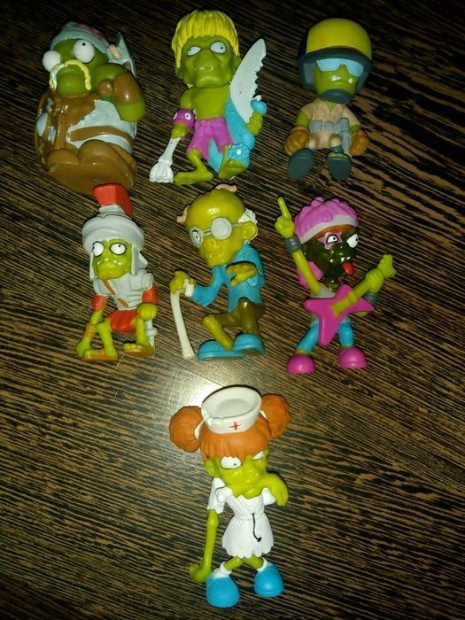 Играчки от киндер яйца,(някои от времето на соца) и други играчки