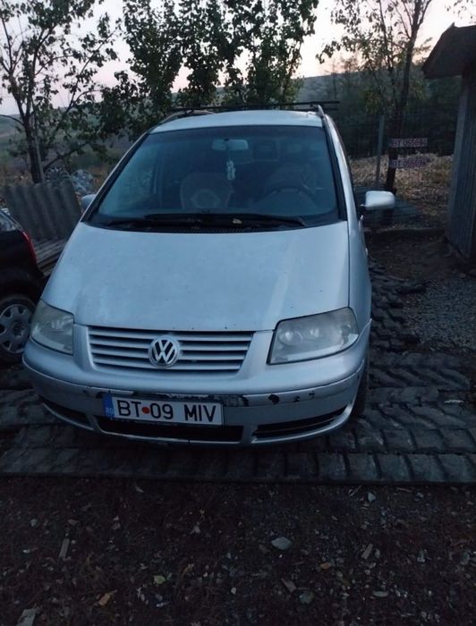 Vând Volkswagen Sharan