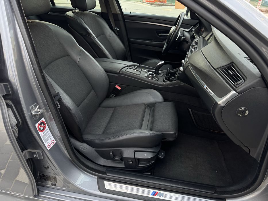 BMW 520d 2011 M pachet Trapa Navi mare Automat