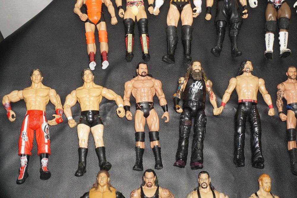 64 Кеч Фигури D-Von Dudley/Test/Lita/Lana/Booker T/Edge/CM Punk/Miz