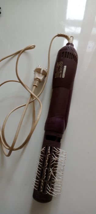 Продам фен - щётку