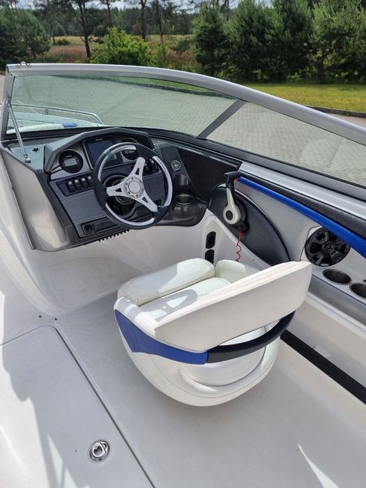 Катер Monterey 217 Blackfin