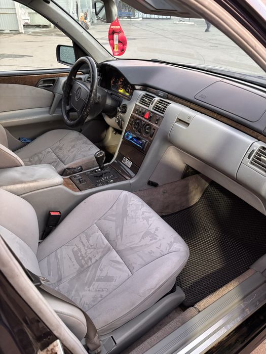 Продам мерса 210