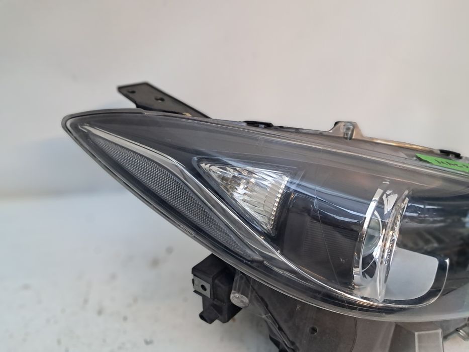 Фар Mazda 3 2012/2017г