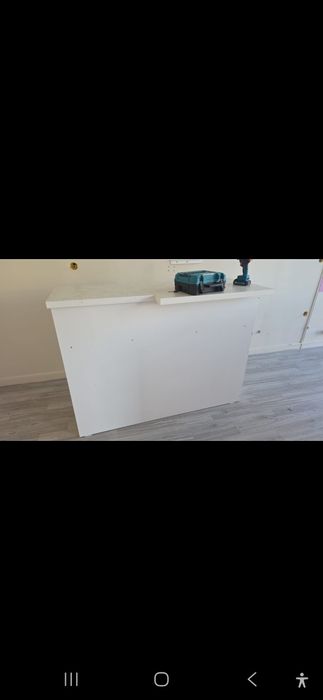 Продам барную стоику 4 м