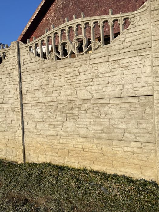 Placi de gard si stalpi