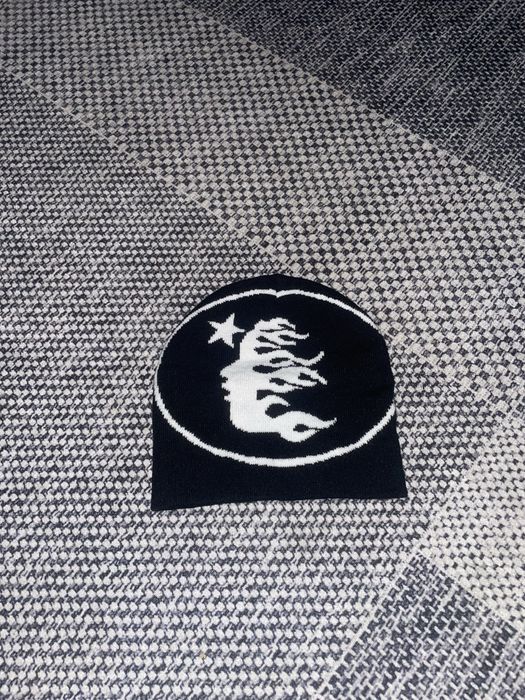 Caciula neagra Hellstar
