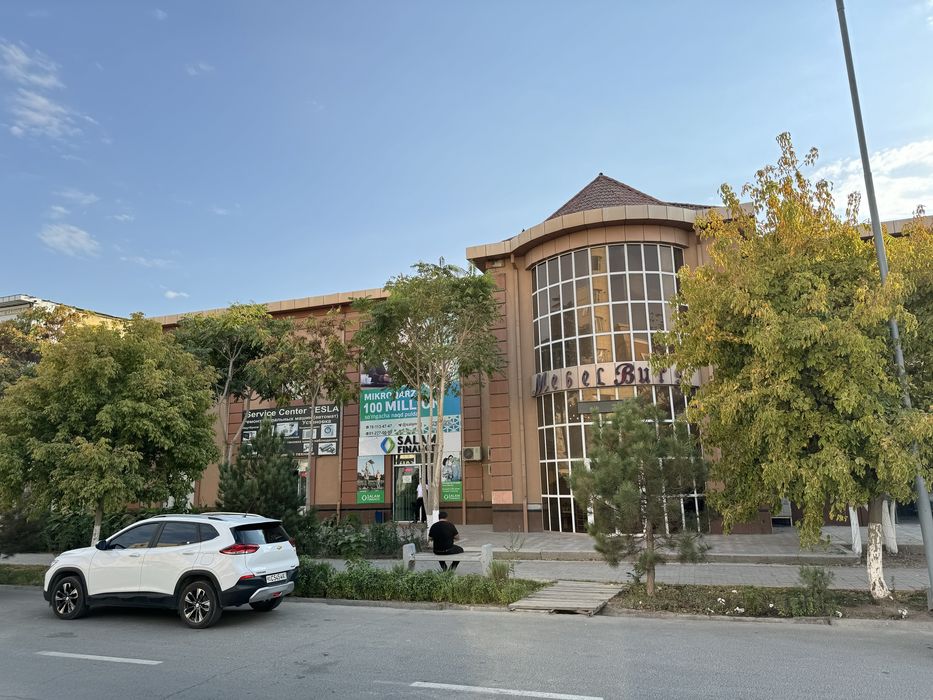 Шахар марказида Нотурар бино ижарага берилади