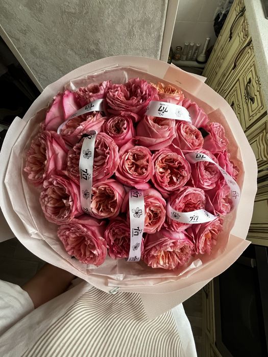 Букет из 25 пионовидных роз