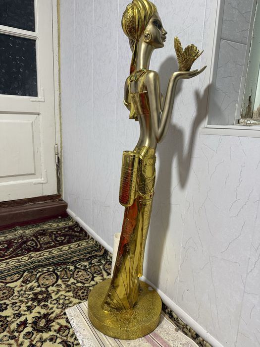 Декоративная интерьерная скульптура (золото) подрожание