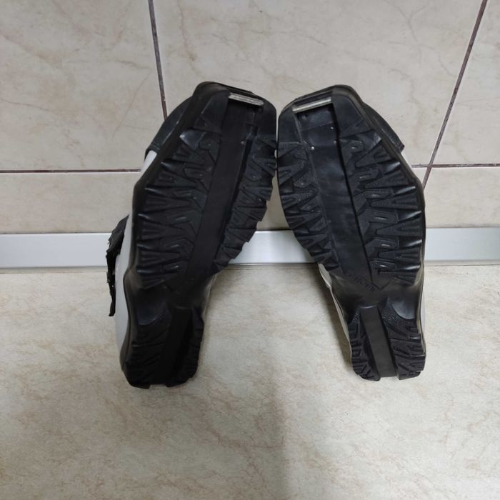 Ghete / Clapari / Bocanci Salomon Vitane  marimea 38