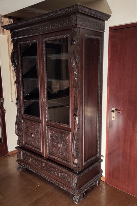 Антикварный буфет