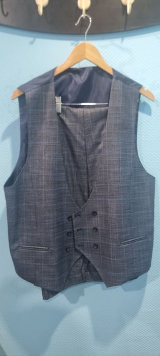 Мужской костюм тройка