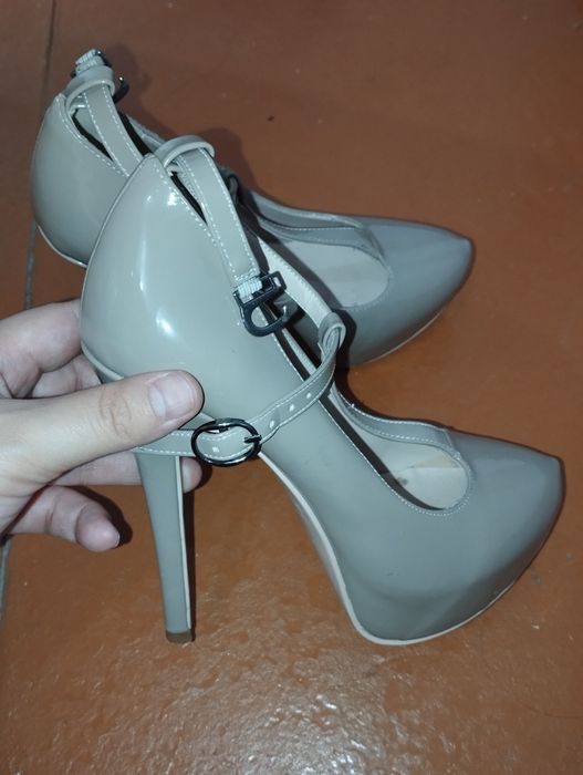 Продам туфли женские