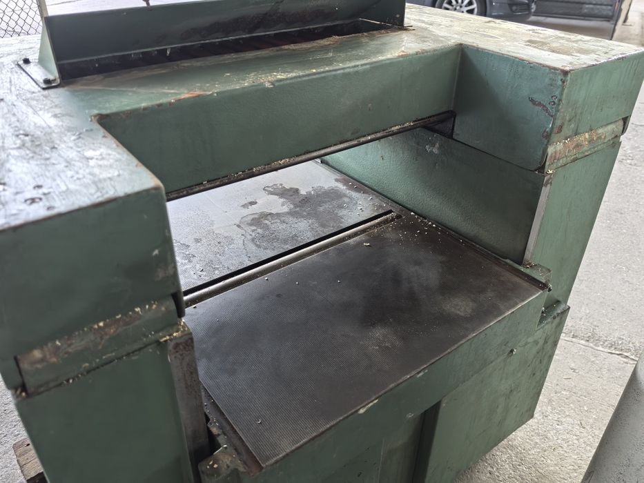 Щрайхмус на 630 мм с 4 ножа авт качване и сваляне на плота, casolin