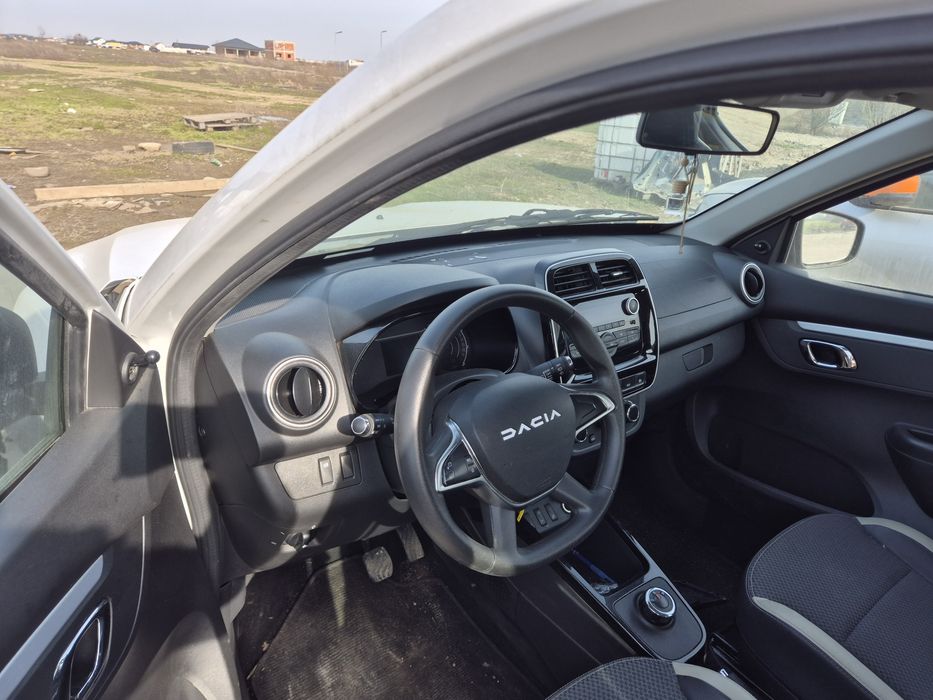 Dacia spring avariat lovit