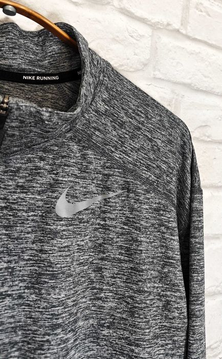 NIKE Оригинална мъжка фланелка за бягане / фитнес размер S