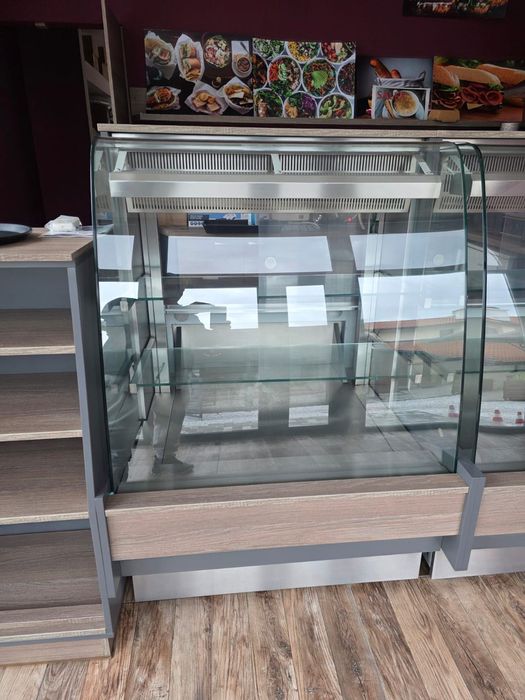 Хладилна витрина