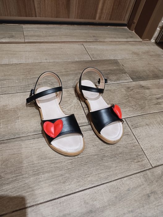 Детски сандали за момиче