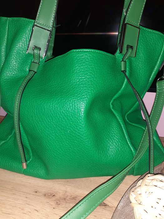 Дамска чанта в зелено