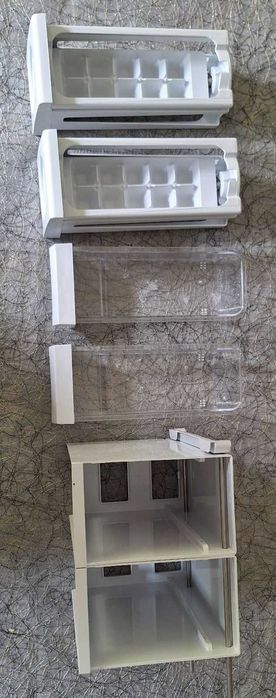 Rafturi, uși, placă de bază, sertare frigider (GN163122X)