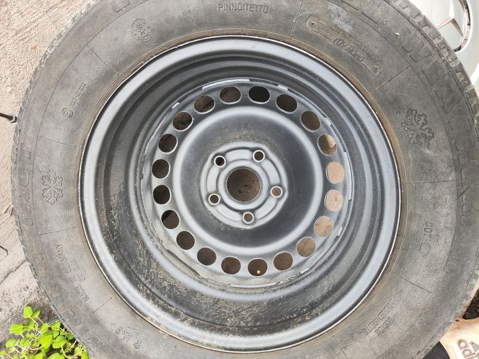 Диск с резиной r15 5.112 на запаску