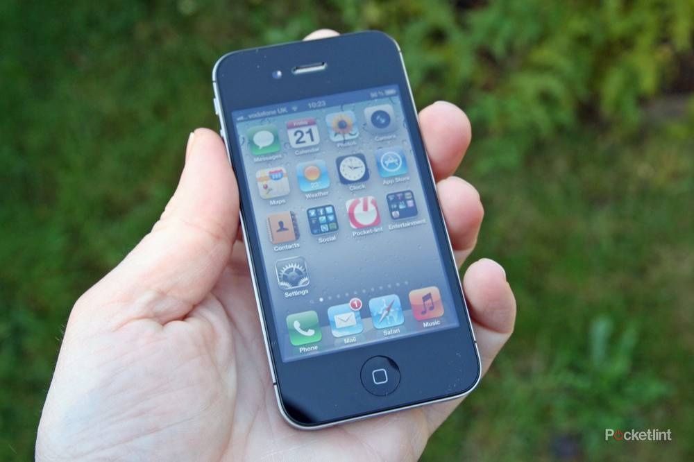 IPhone 4s, cablu si cutie preț fix