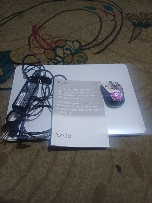 Ноутбук сони                        иии