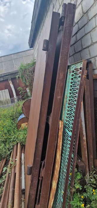 Варота гаражные .