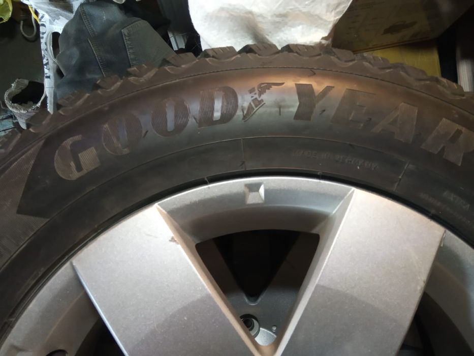 Продам зимние шины