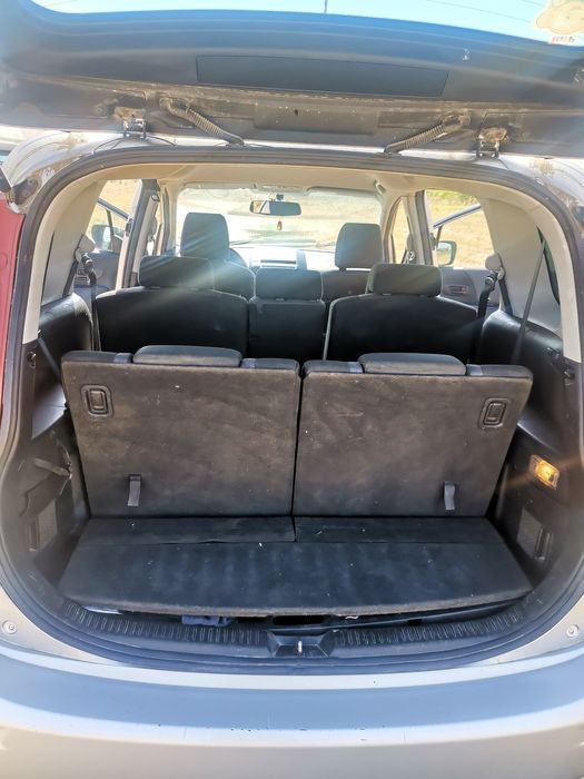 Мазда 5 1800куб. Газ, бензин 2005год.