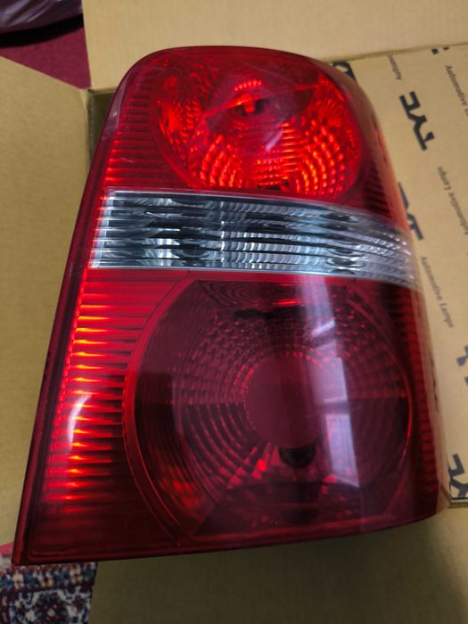 Vw touran десен стоп