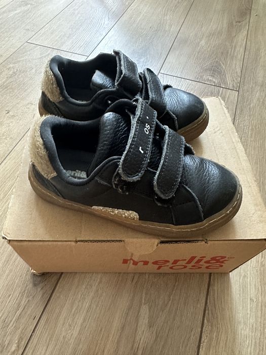 Кожаные кроссовки