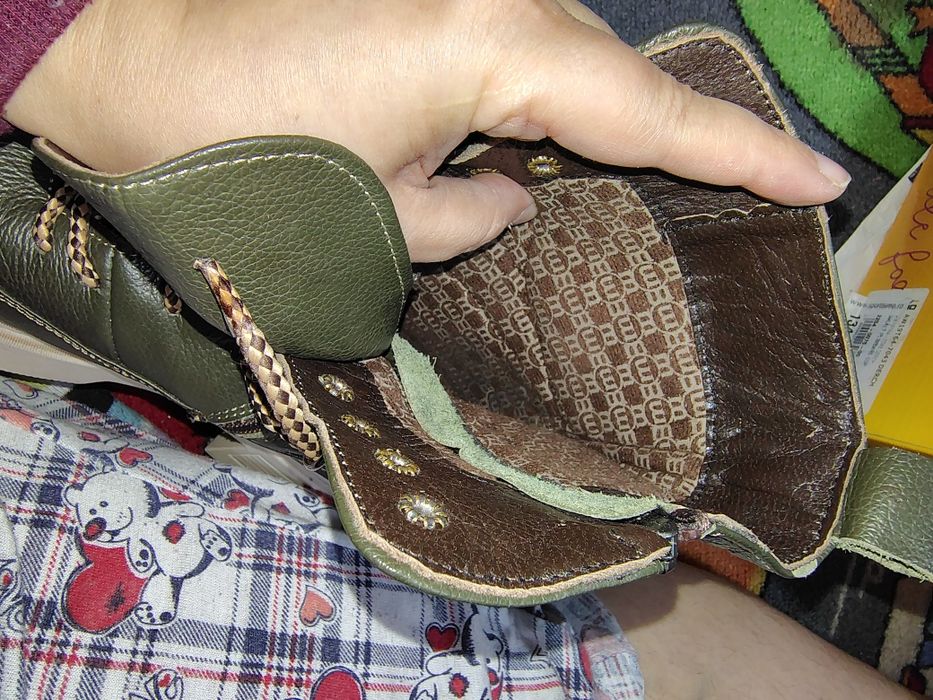 Ghete dama, din piele