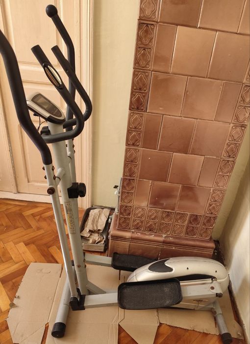 Vând bicicleta eliptica fitness-ideala pt mișcare acasa