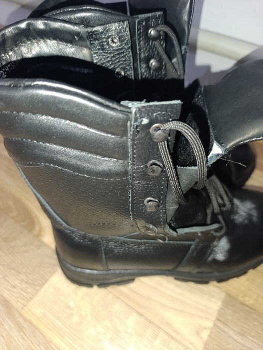 Продается военный берцы и ботинки