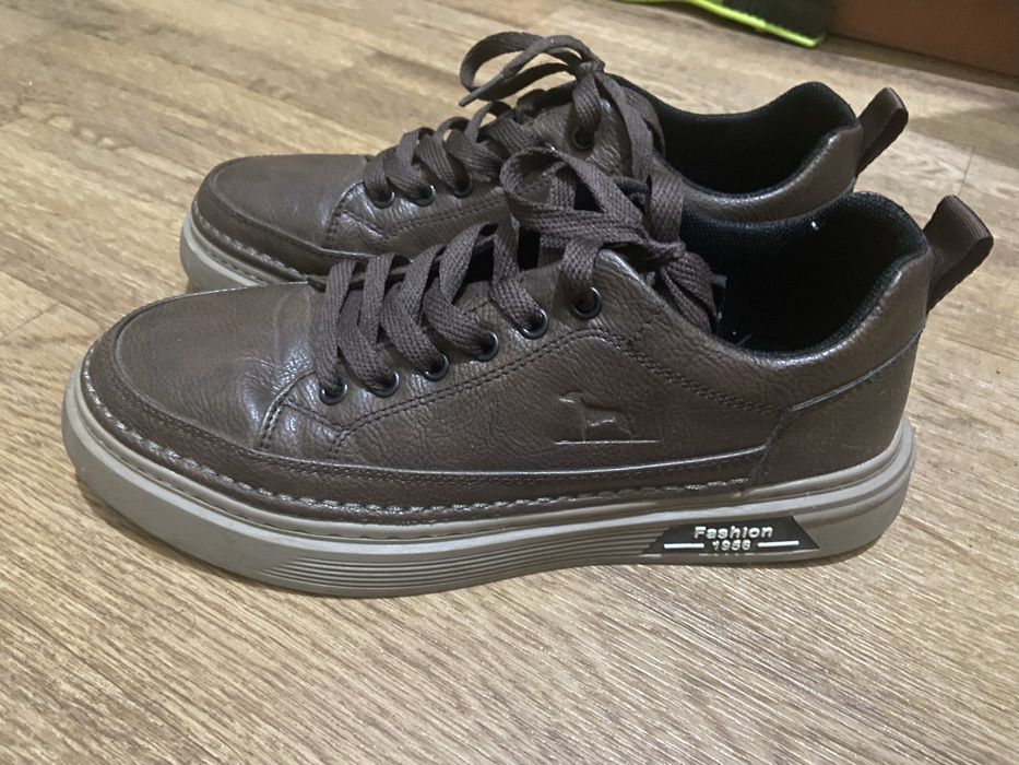 Продам ботинки новые р-р 41