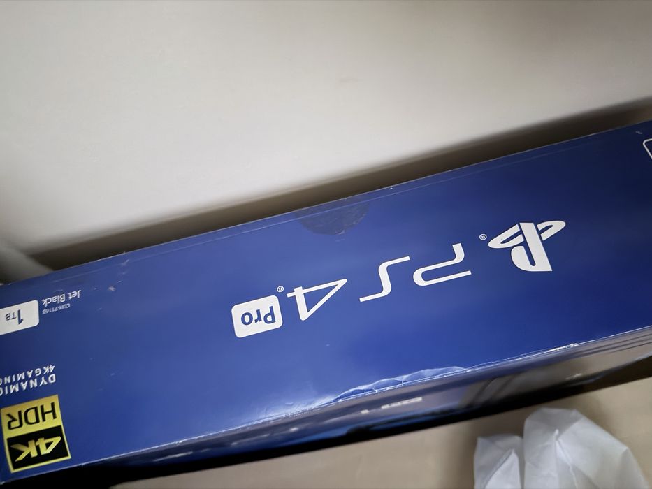 Playstation 4 PS4 Pro 1тр c 3 играми