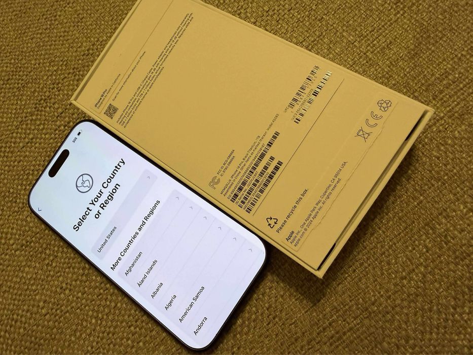 iPhone 16 Pro, Black Titanium, 1TB