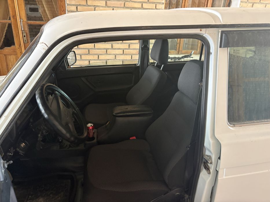 Lada niva legend