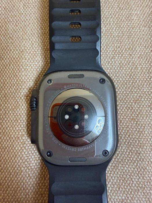 Apple Watch Ultra 2. 49mm Black Titanium Edition.  Dark Green Alp Lp M