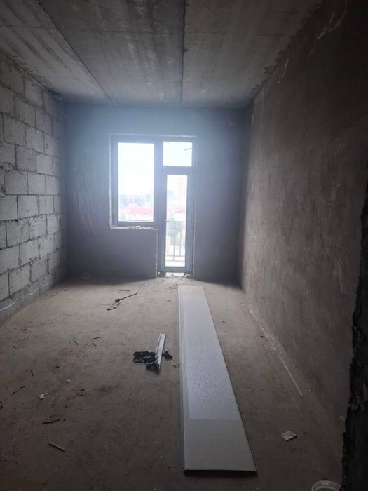 Latico tomondan 2xonalik karobka kvartira sotiladi №62