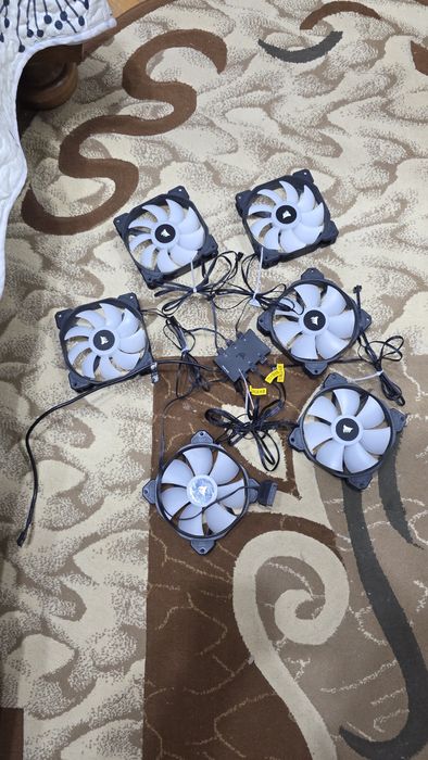 6 Ventilatoare Corsair SP120 RGB (include Hub RGB Corsair)
