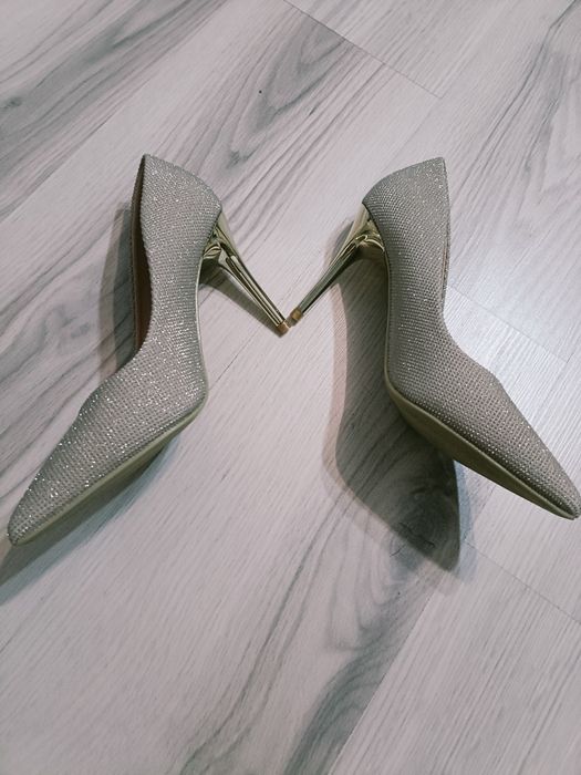 Pantofi noi 37 marime